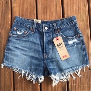 NWT Levi’s 501 Denim Shorts
